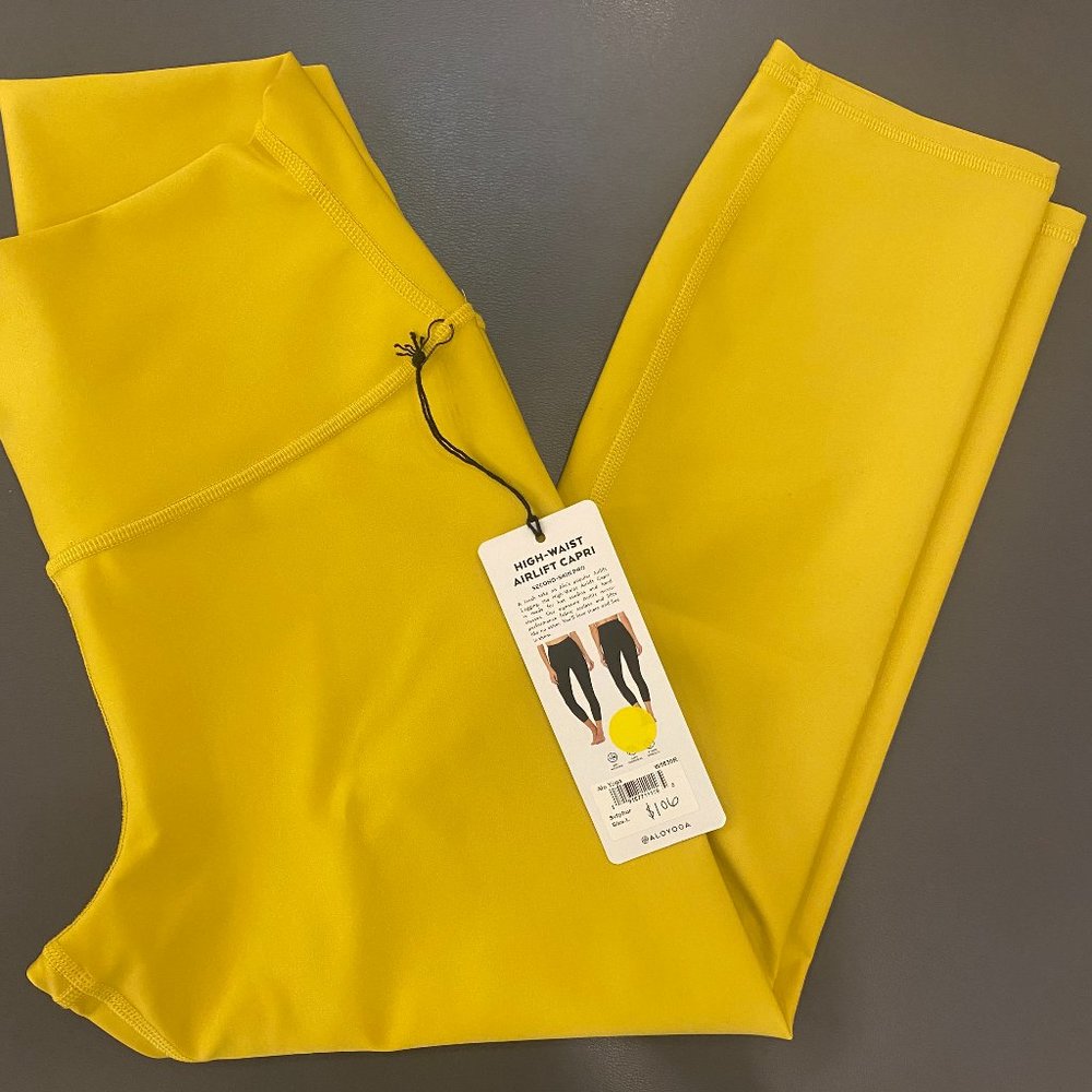 NWT Alo High-Waist Airlift Capri, size L